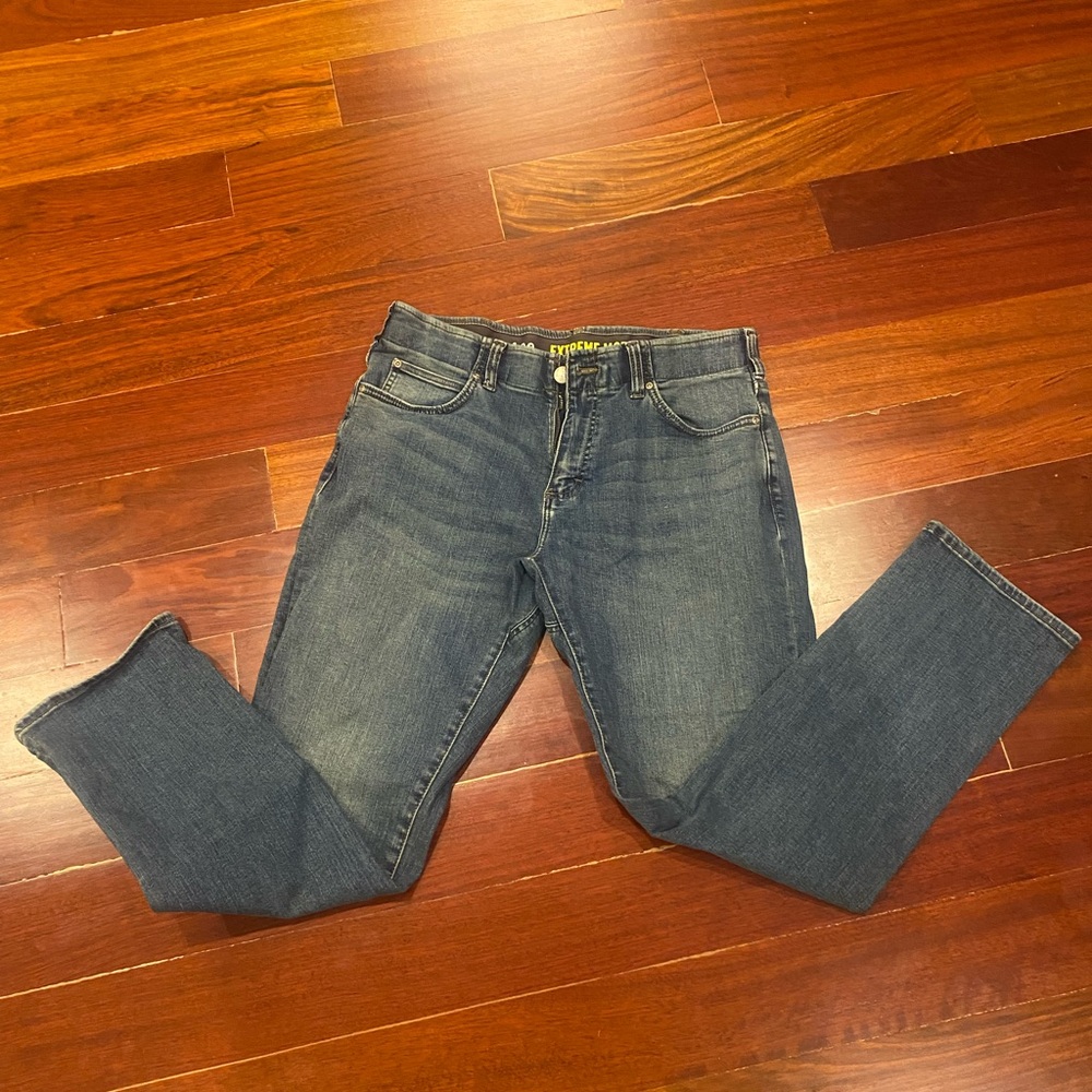 Lee Men's Athletic Taper Fit Blue Jeans. Used.  W34. L32